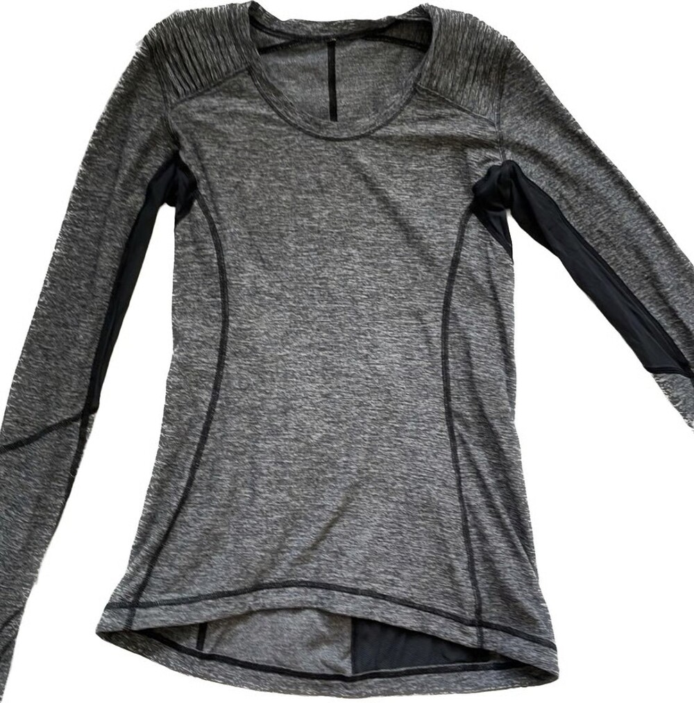 Lululemon Swiftly Tech Long sleeve Running Pullover Shirt w Zip pocket on Back